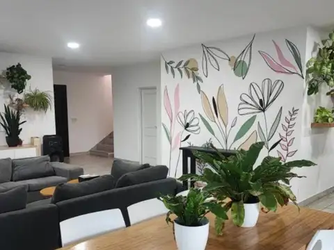 Casa 5 ambientes con 4 baños
