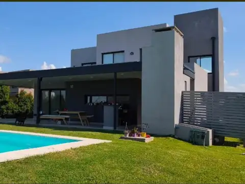 Casa en Venta en El Cantón - Barrio Islas, USD 259.000