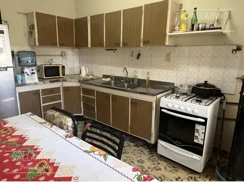 Casa 5 ambientes con 2 baños