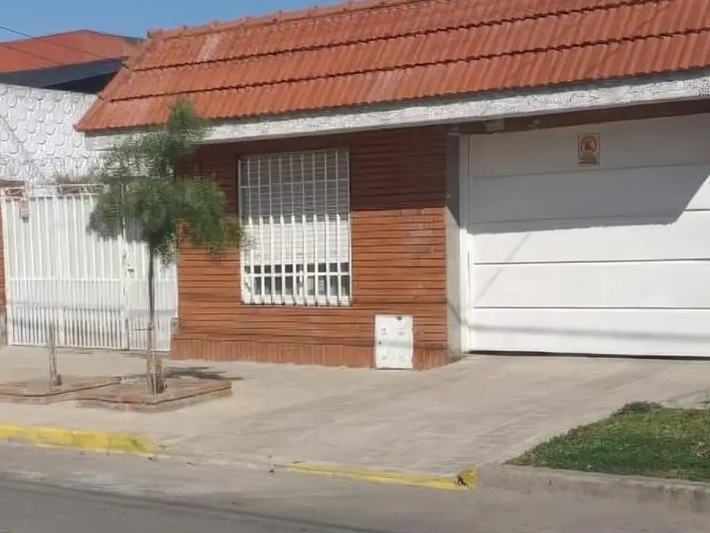 Máximo Paz e/ Bernardo de Irigoyen y Alberti