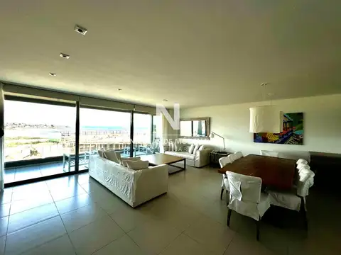 Departamento en Alquiler Temporal en Playa Brava, USD 120.000