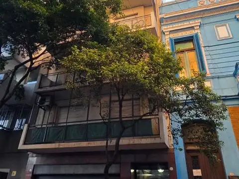 Departamento 3 amb con patio en Monserrat