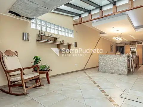 Venta casa 5 ambientes en Ramos Mejia