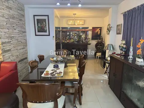 Casa 5 ambientes con 4 baños