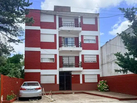 Machado 200, Piso P.B