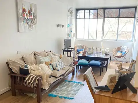 EXCELENTE DEPTO MONOAMBIENTE HECHO TODO A NUEVO, LUMINOSO A PASOS EST Y CENTRO COMERCIAL MARTINEZ !!