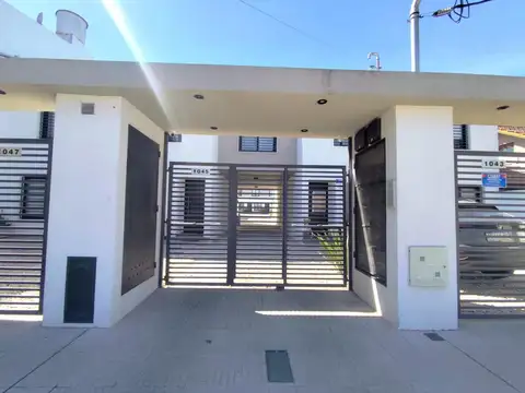 Depto Tipo Casa Monoambiente con 2 baños