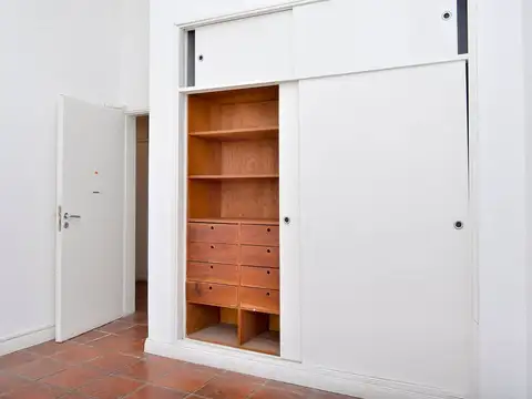 Casa 6 ambientes con 2 baños