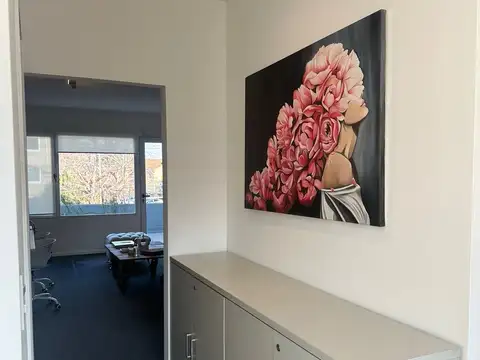 OFICINA EN LA HORQUETA, LO QUE NO HAY  