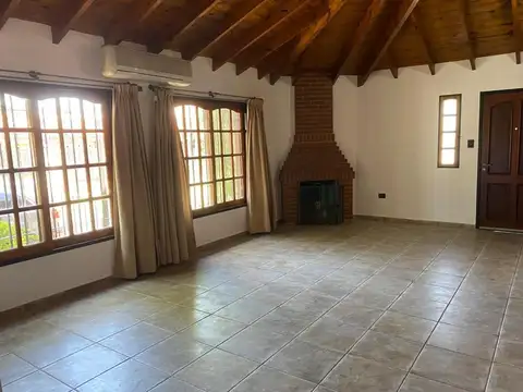 Casa en Venta en Ituzaingo, USD 180.000