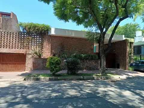 Casa - 4 ambientes - Alquiler - Beccar - Jardin