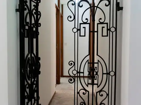 Casa en Alquiler con 1 cochera