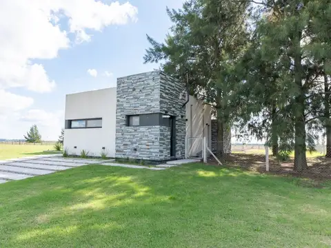 Casa en Venta con 3 cocheras