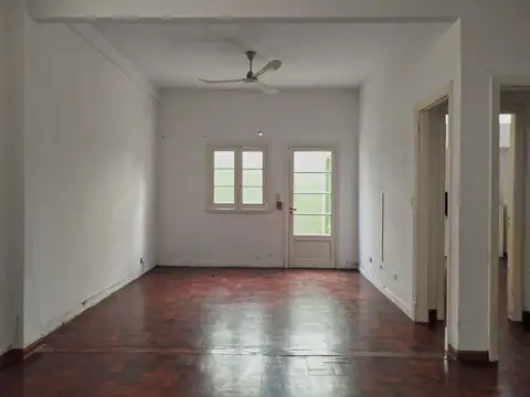 Depto Tipo Casa en Venta en Chacarita, USD 127.000