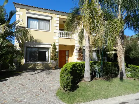 Casa Chalet  en Venta en Pilar, G.B.A. Zona Norte, Argentina