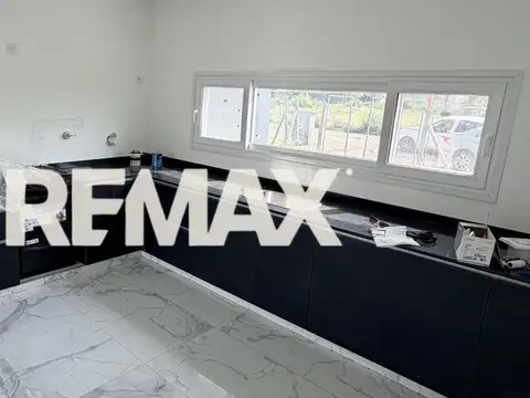 Casa en Alquiler en General Fernandez Oro, $ 3.000.000