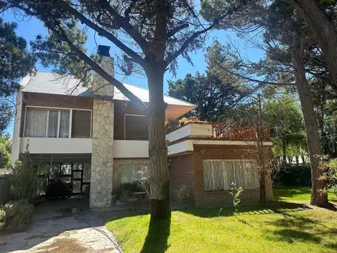 CASA 3 DORMITORIOS CALLE PIEDRA BUENA RADA TILLY