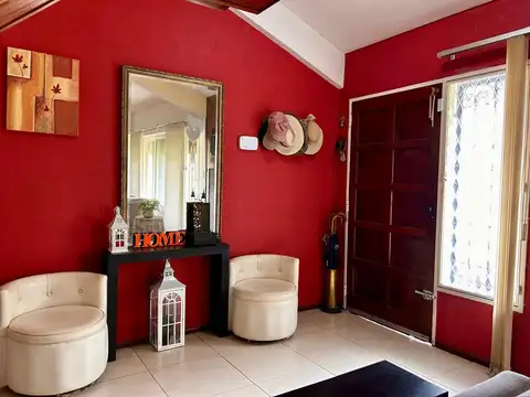 Casa 5 ambientes con 2 baños