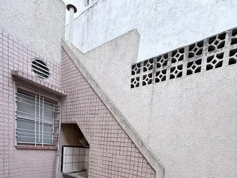 Depto Tipo Casa en Venta en Villa Pueyrredon, USD 130.000