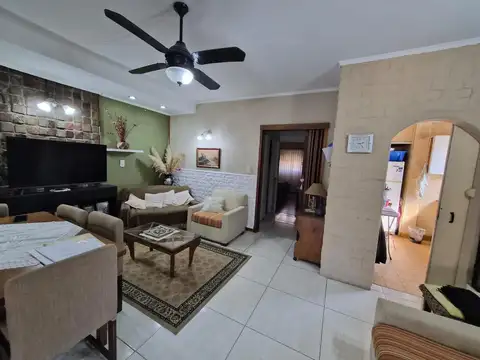 Departamento en primer piso + Local + Depósito