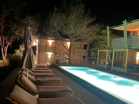 Hotel en venta - 12 Dormitorios - Punta del Este