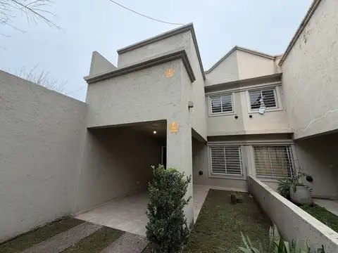 Duplex en Villa Allende , Centro. 3d, 2b, gran cocina, lindo jardin  Ver anuncio