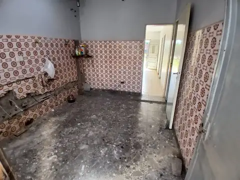 Casa 4 ambientes con 1 baño