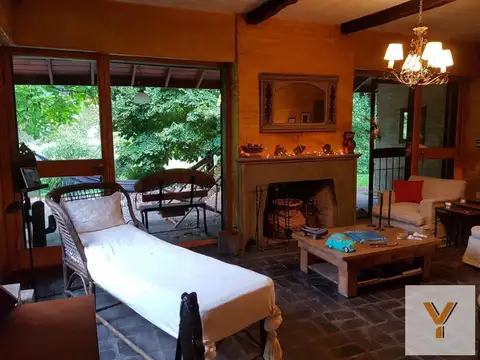 Casa en Venta con 4 cocheras