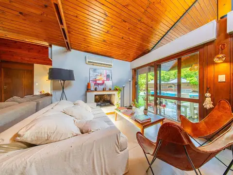Casa 6 ambientes con 3 baños