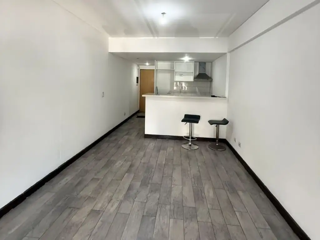 Av. San Juan 800, Piso 2