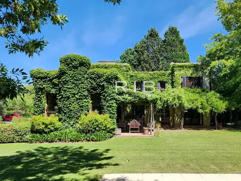 Propiedad sobre 1450 m2