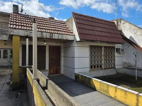 Casa 6 ambientes con 3 baños