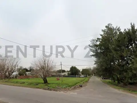 Lote escriturado a la VENTA sobre la esquina 508 y 132  / 300 m2 sobre esquina al frente