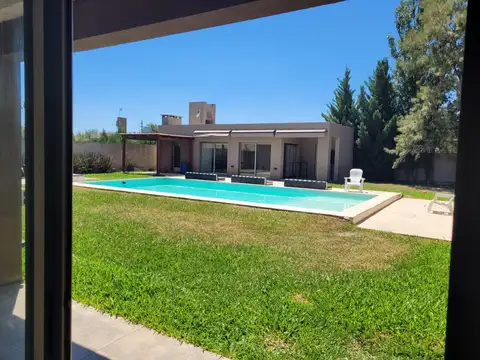 Casa en Alquiler en Roldan, $ 1.600.000