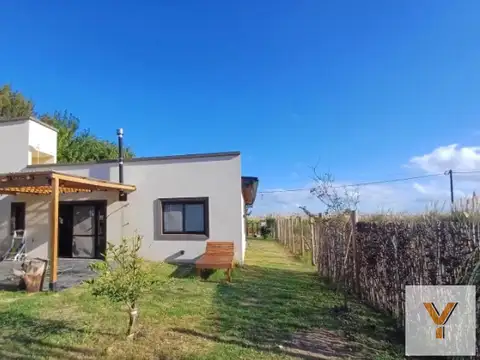 Casa en venta - 2 Dormitorios 1 Baño - Costa Chica