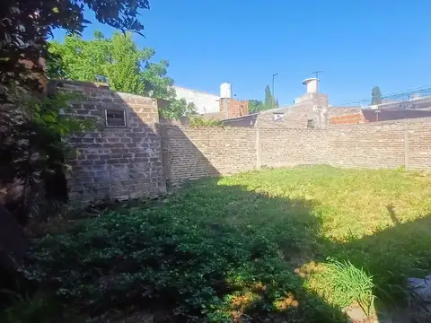 CASA AMERICANA 3 DORM + FONDO S/LOTE DE 234 MTS2