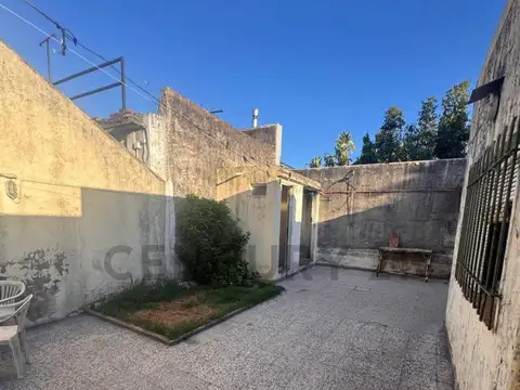 Casa ideal para reciclar con gran potencial en zona residencial de San Isidro