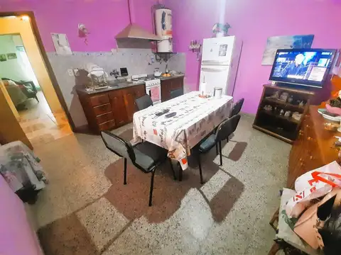 Casa 4 ambientes con 2 baños