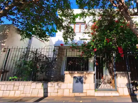 VENTA CASA 3 DORMITORIOS EN SAN VICENTE, CORDOBA.