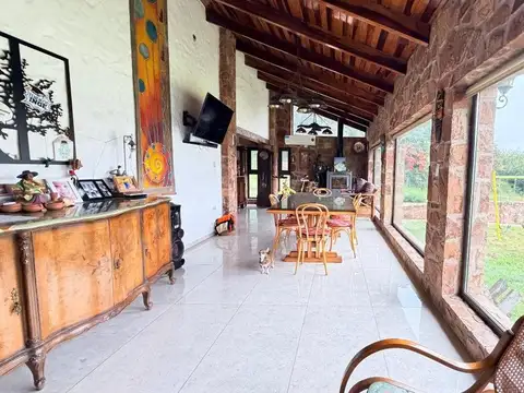 CASA DE AUTOR EN PIEDRA 11 HECTÁREAS EL PUEBLITO