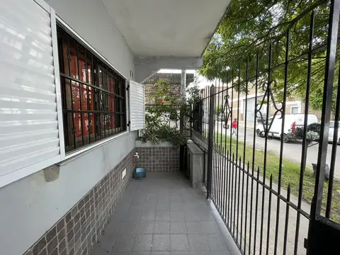 Leandro Alem 2151 entre Miguel Ángel Mauriño y Juan José