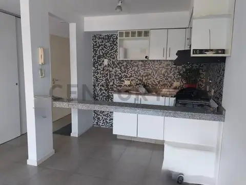 Alquiler en Lanús Oeste! 2 ambientes con terraza y parrilla
