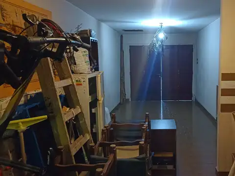 Casa 5 amb muy lum en 2 plantas garage varios autos y gran  jardin