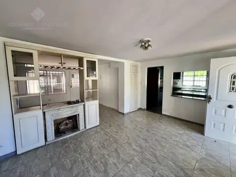 Depto Tipo Casa en Venta en Remedios De Escalada, USD 82.000