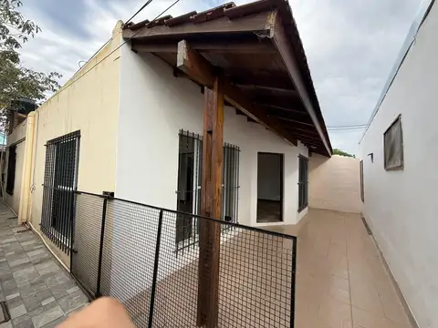 ALQUILER DE CASA EN PH 3 AMBIENTES EN LAVALLOL