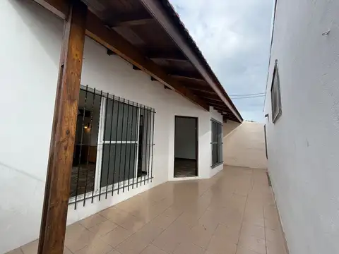 Depto Tipo Casa en Alquiler de 3 ambientes