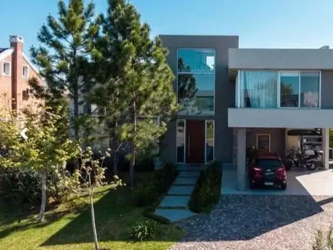 Casa en Venta  6 ambientes Barrio Castores, Nordelta