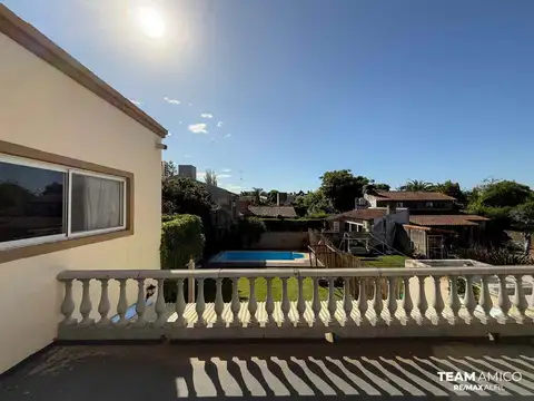 Casa 3 dormitorios en venta La Plata + pileta