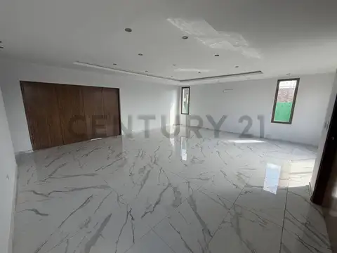 Casa 6 ambientes con 2 baños