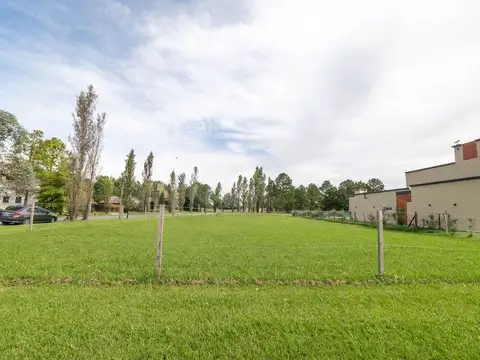 TERRENO EN VENTA BARRIO PRIVADO CAROLINA GOLF 966M